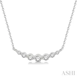 1/4 Ctw Diamond Smile Necklace in 14K White Gold