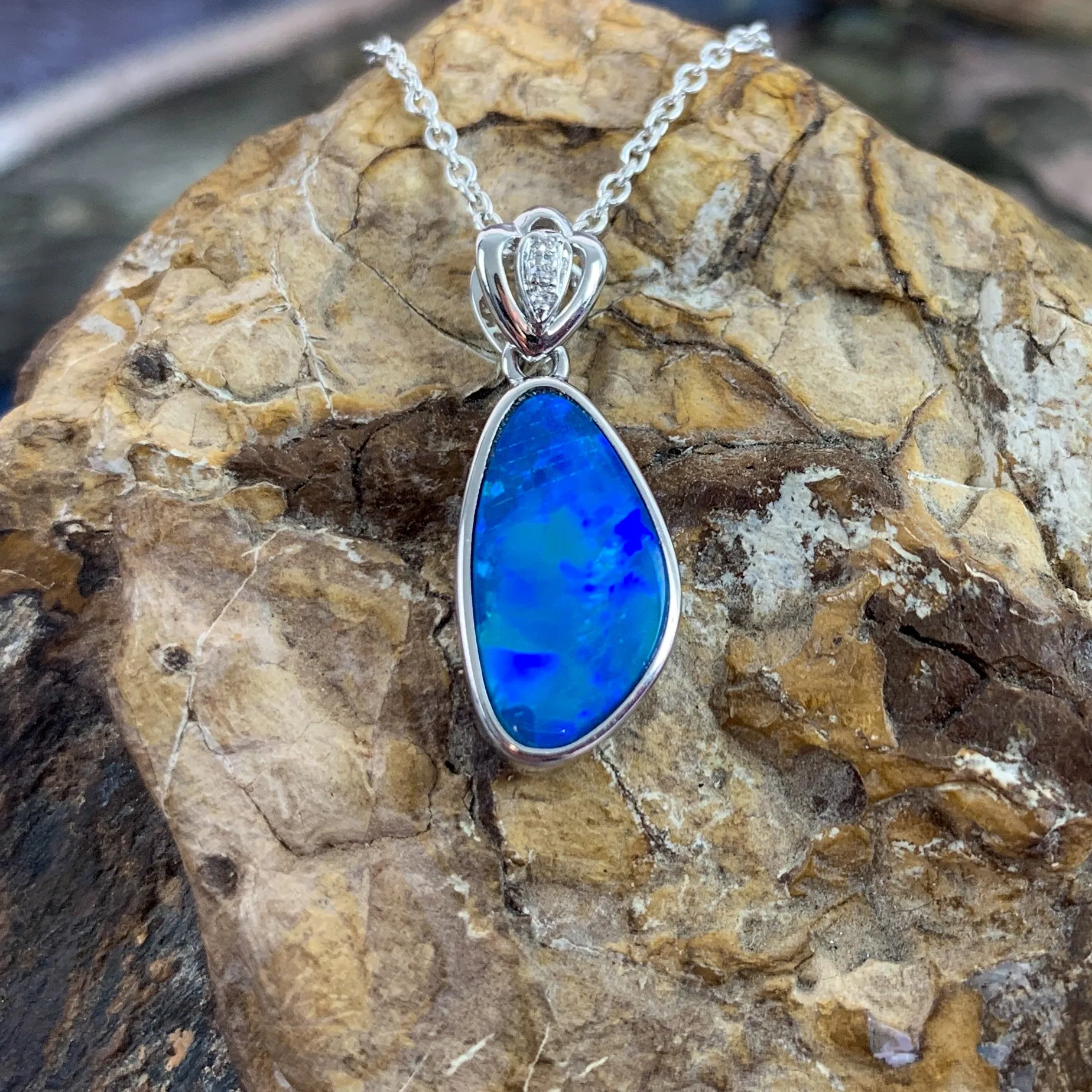 14kt White Gold Blue Green Opal doublet pendant