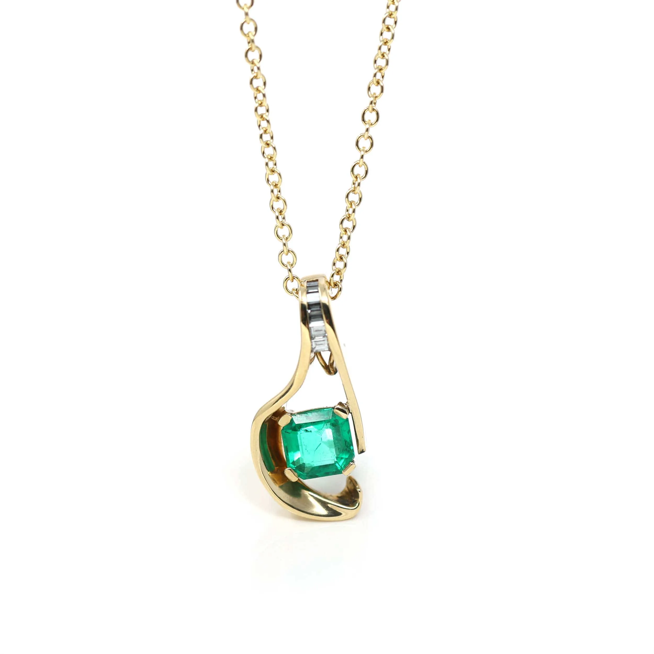 18k Yellow Gold Natural 4.23ct GIA Colombia Emerald Free From Necklace With Diamonds