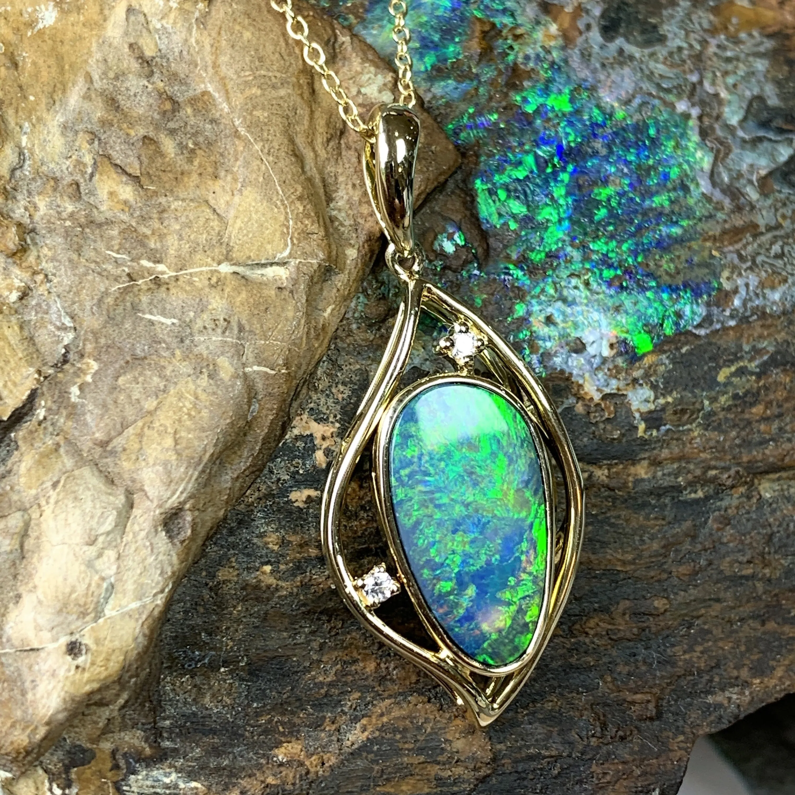 18kt Gold Plated Silver Opal 16x10mm pendant