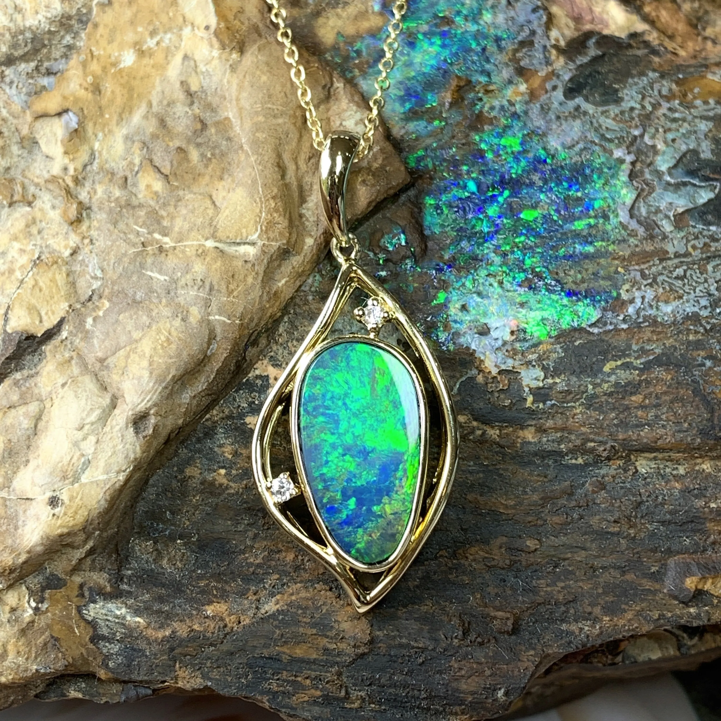 18kt Gold Plated Silver Opal 16x10mm pendant