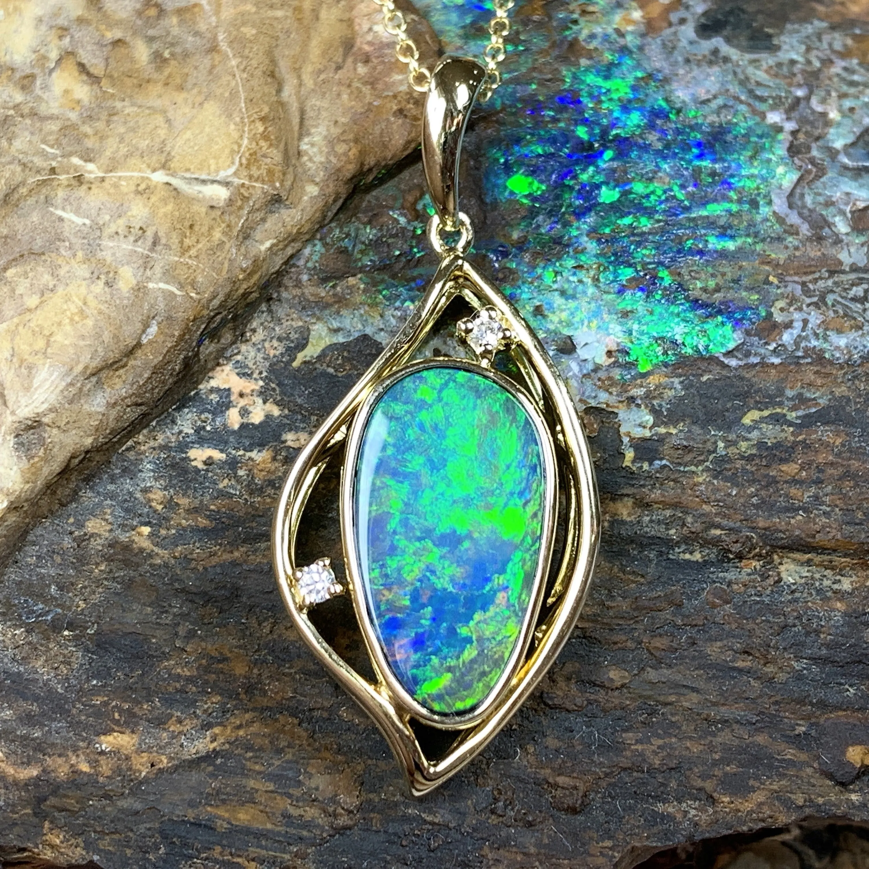 18kt Gold Plated Silver Opal 16x10mm pendant