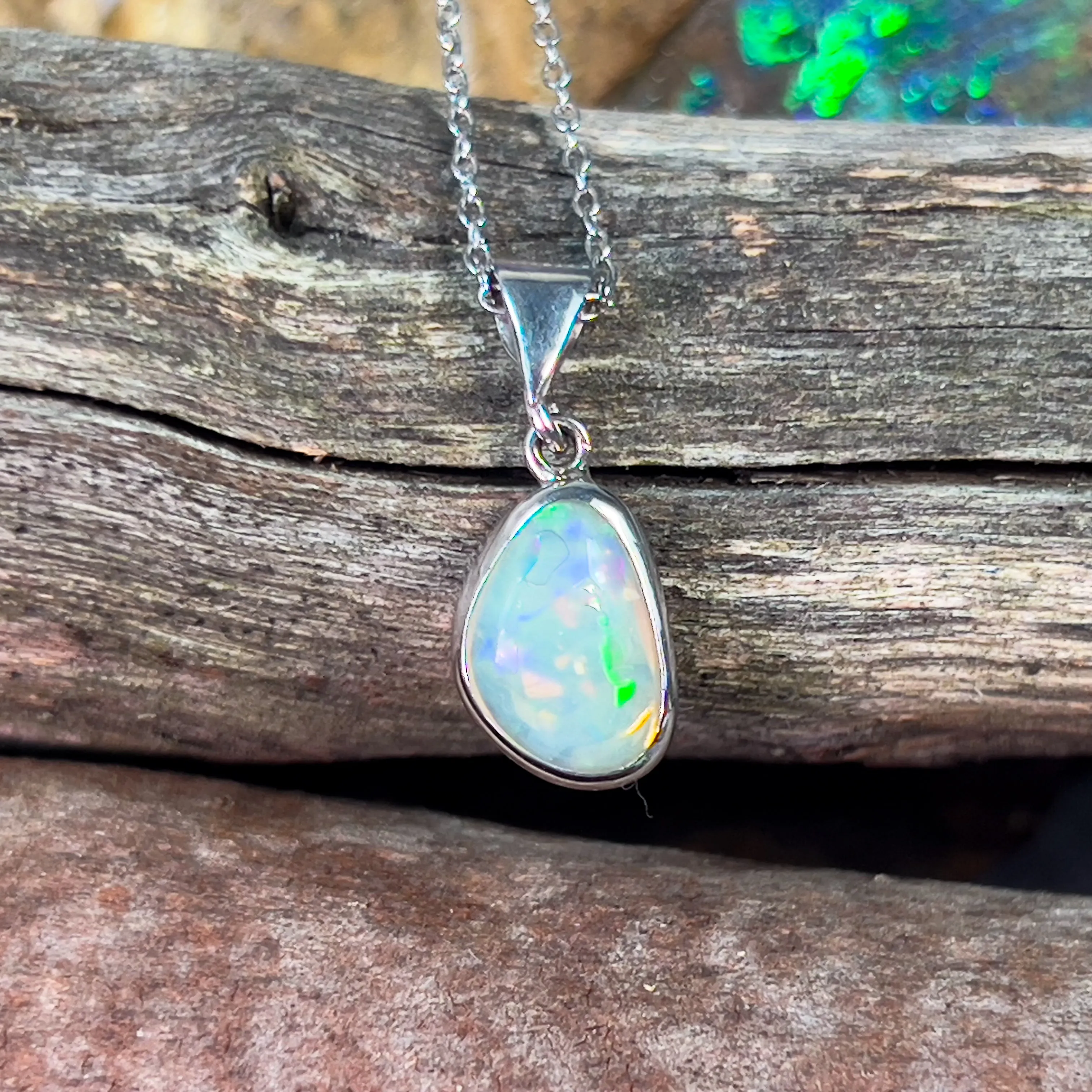 18kt White Gold Black Opal 1.1ct Pendant