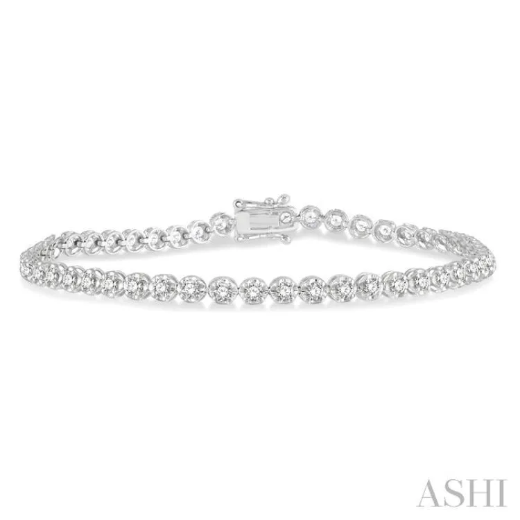 2 Ctw Round Cut Diamond Illusion Bracelet in 14K White Gold