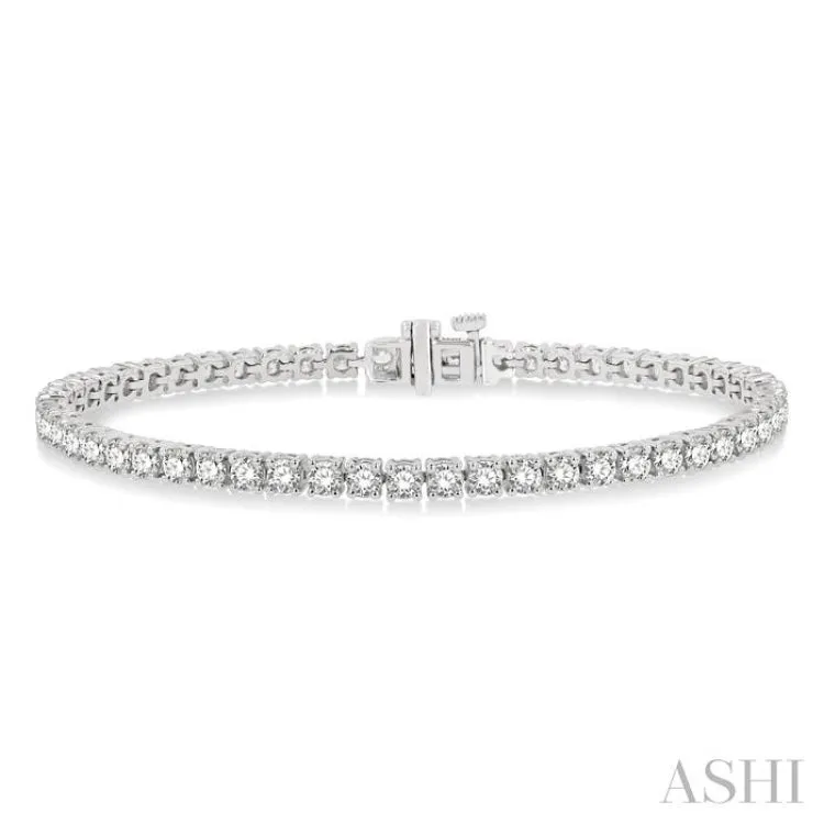 6 Ctw Round Cut Diamond Tennis Bracelet in 14K White Gold