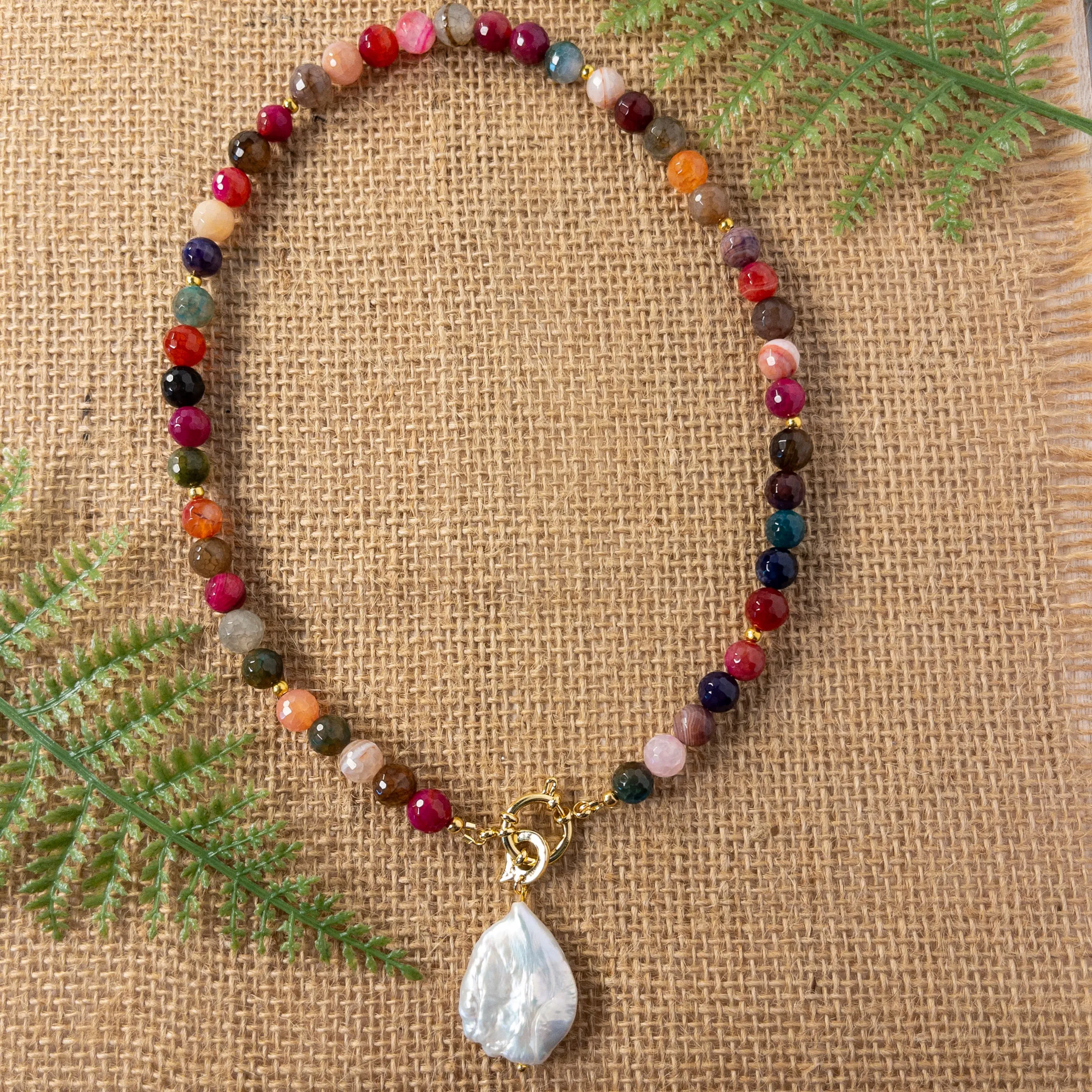 Agate and Pearl Pendant Necklace