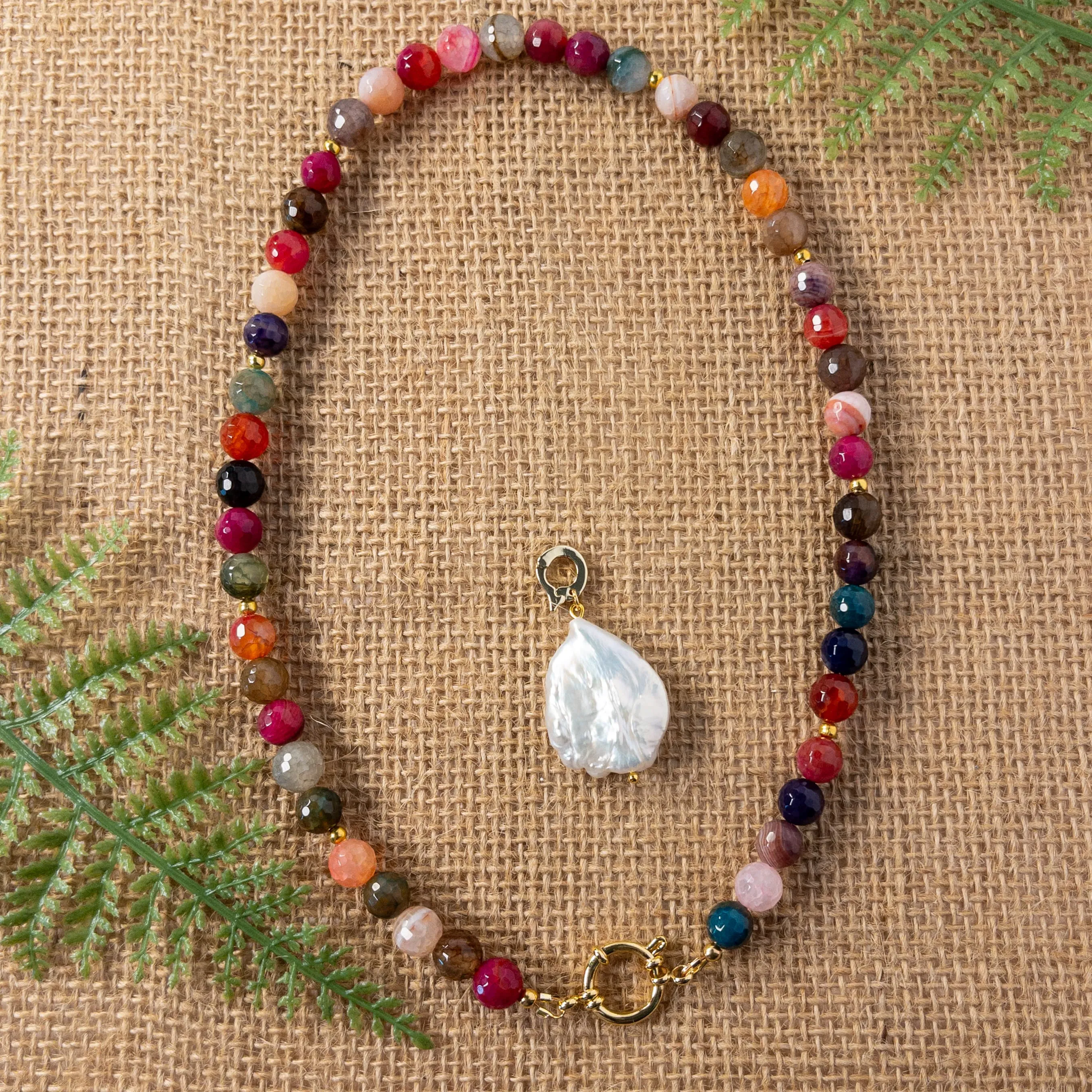 Agate and Pearl Pendant Necklace