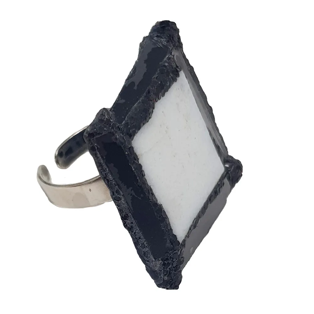 BLACK AND WHITE RING