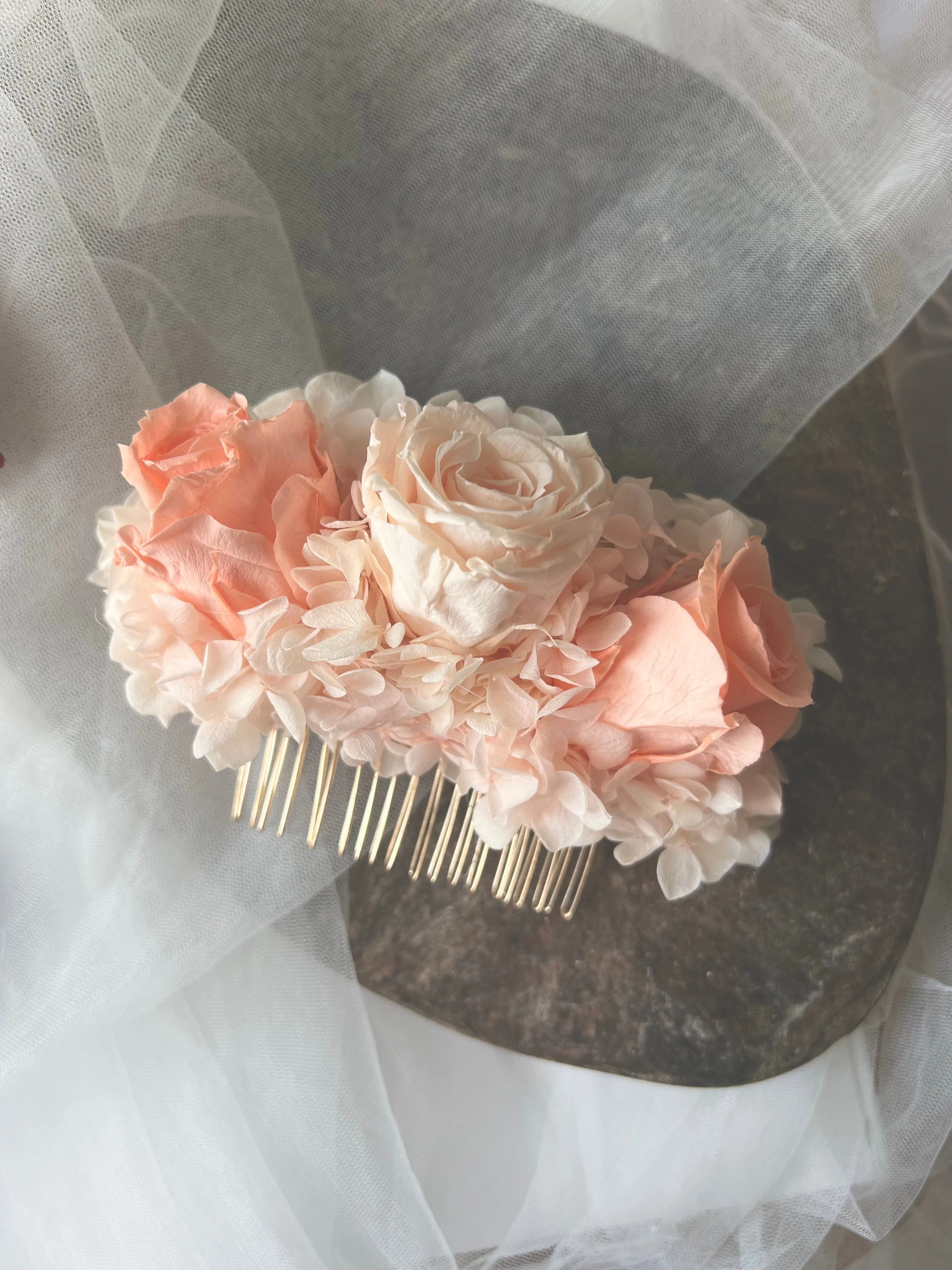 Bridal Rose Wedding Floral Hair Accessories Soft Pastel Peach, Dried Flower Hair Comb for Brides, Large Floral Hair Piece, Wedding Headpiece