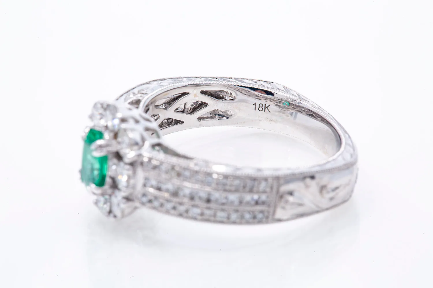 Bright Natural Oval Emerald Gemstone w/ Diamond Halo Accent 18k 750 White Gold Ring Sz 7