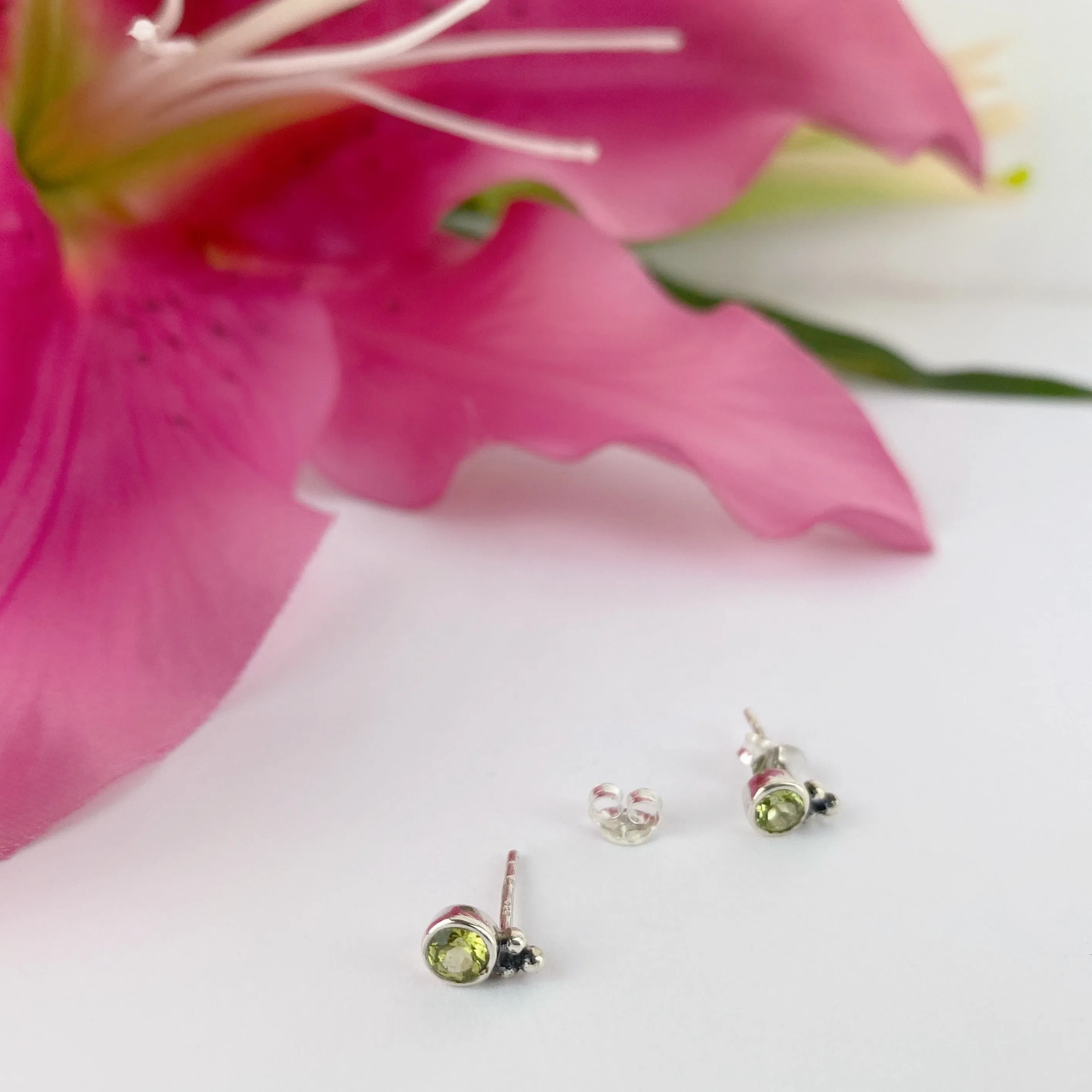 Green Light Stud Earrings - SE4927