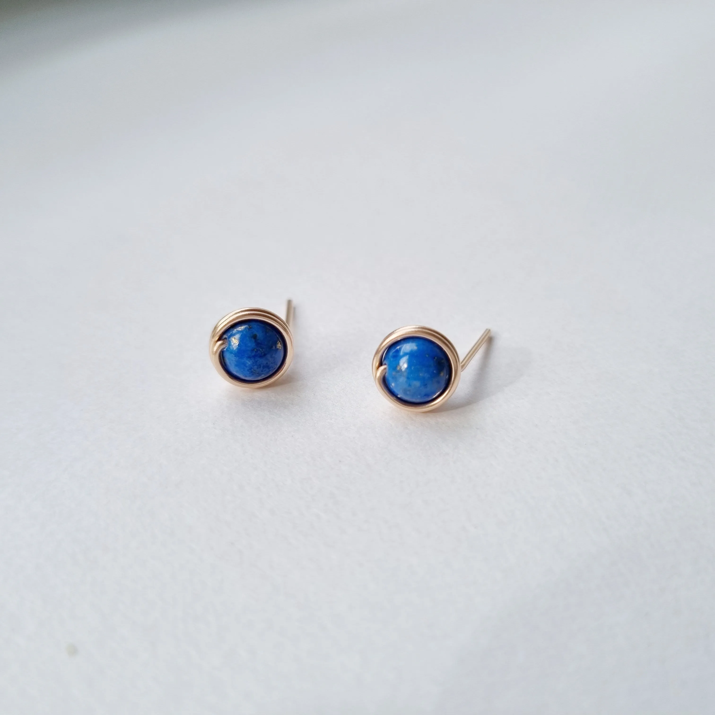 Lapis Lazuli Earstuds (Medium) / 14k Gold-filled