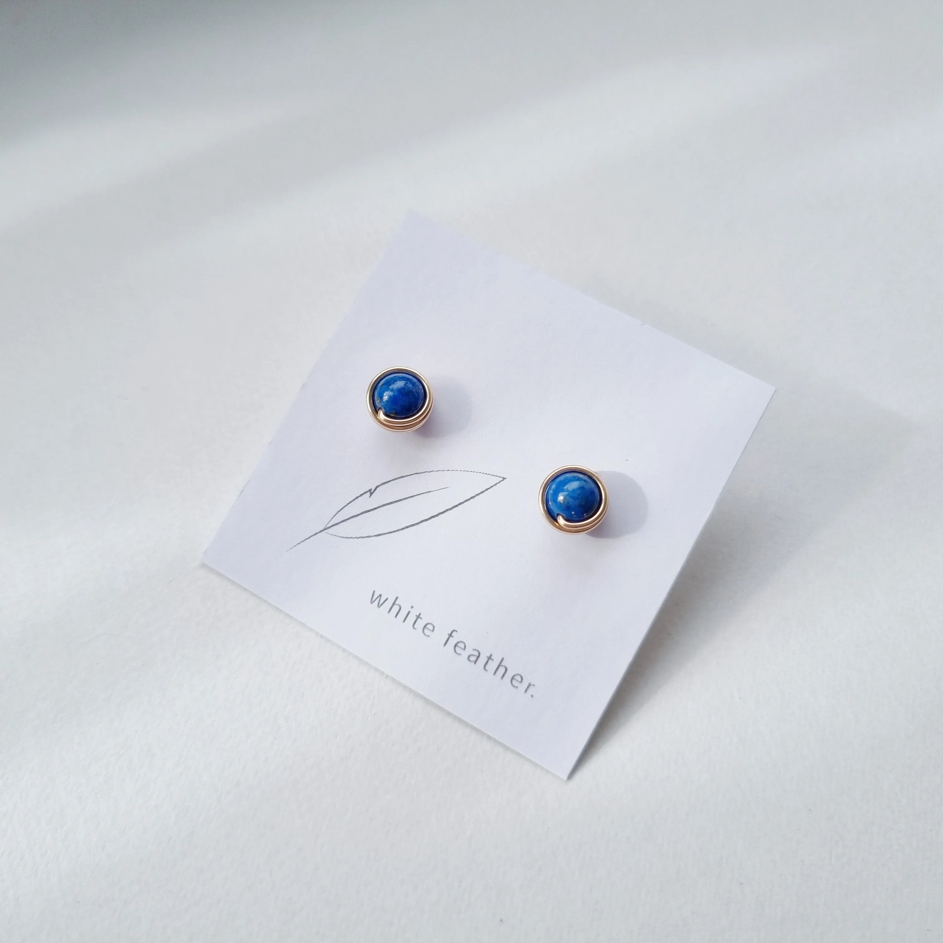 Lapis Lazuli Earstuds (Medium) / 14k Gold-filled