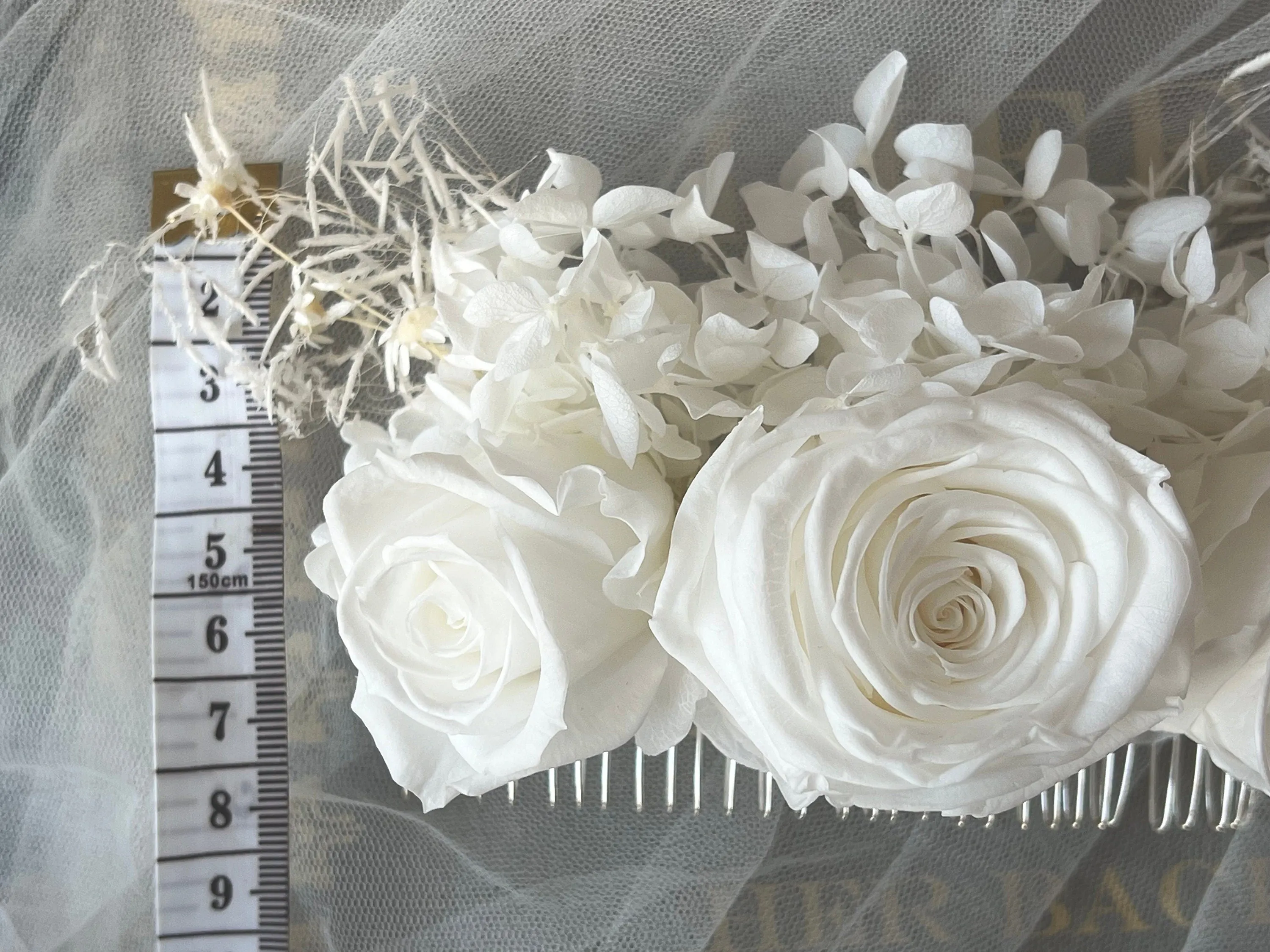 Large Floral Hair Comb for Brides, Boho Bridal Statement Headpiece for Hair Up, White Rose Headpiece, Wedding Hair Comb White Flowers Garden