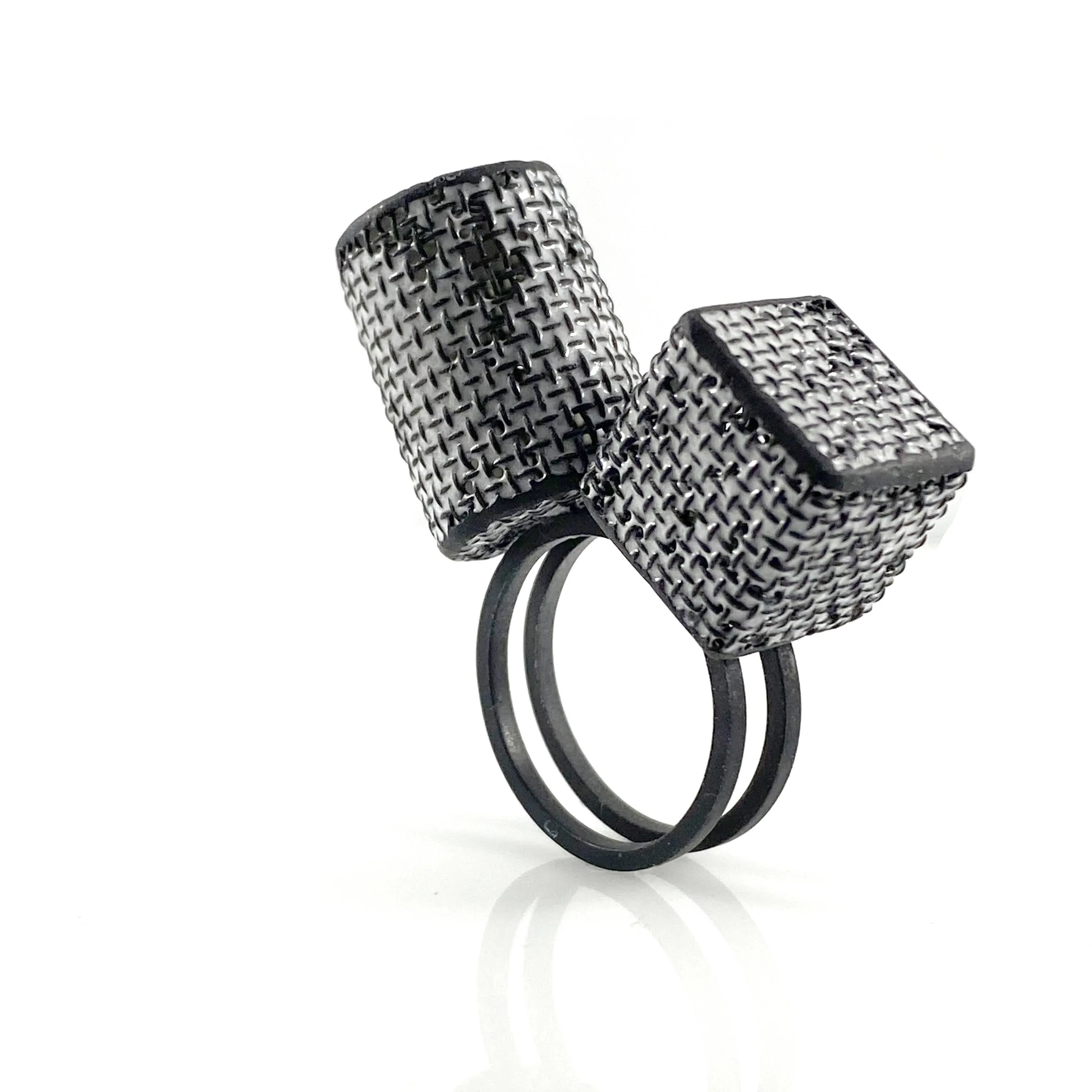 Mesh Cylinder and Cube Ring