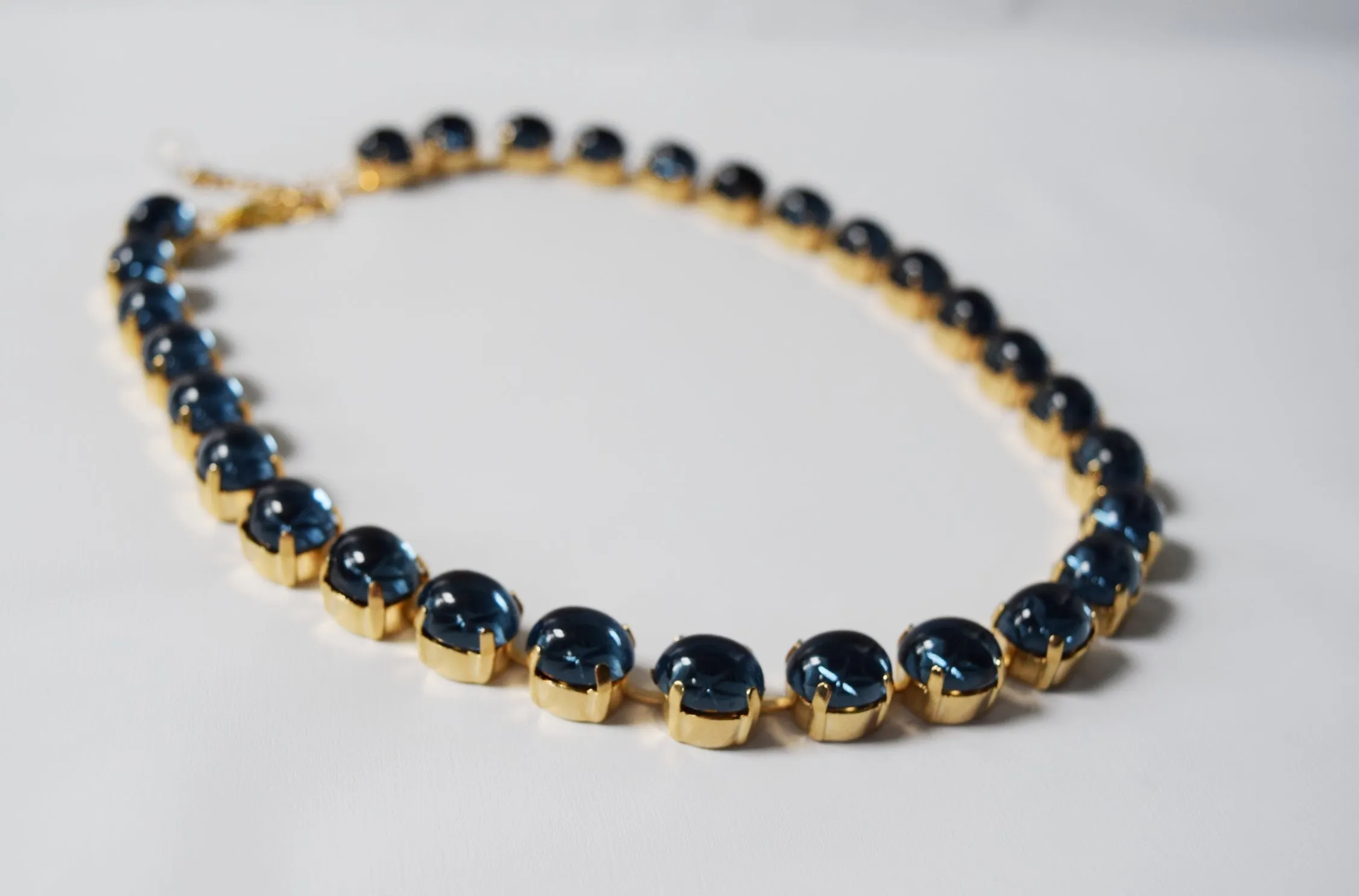 Navy Swarovski Crystal Mirror Back Rivere - Small Oval Necklace