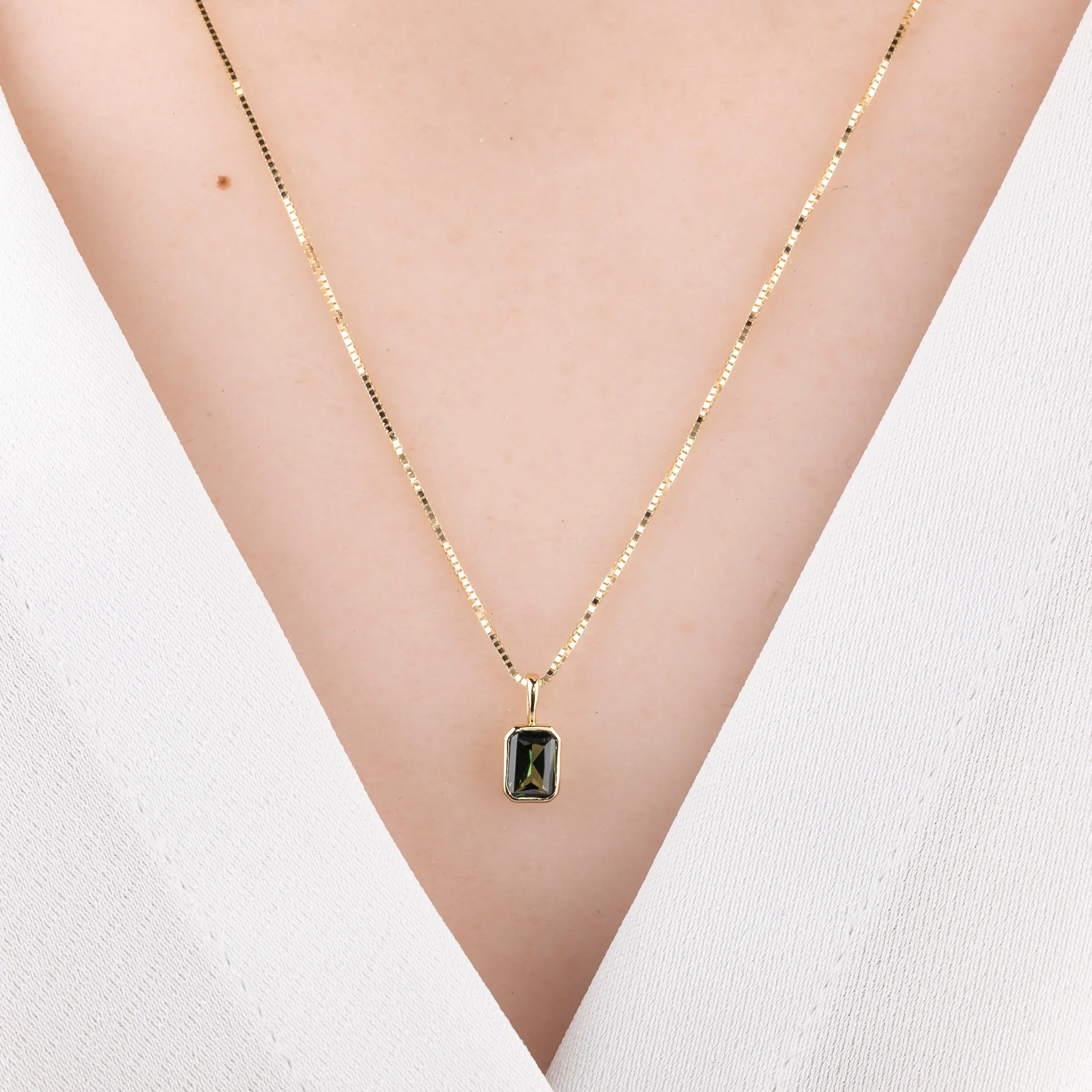 Patia Necklace Green Sapphire, 14K Yellow Gold (One of a kind)