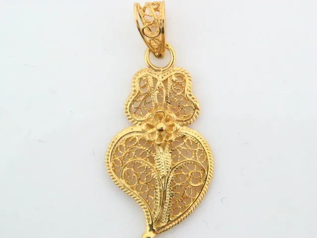 PENDVIANA - Sterling Silver Filigree Viana Heart Pendant (Gold Plated)