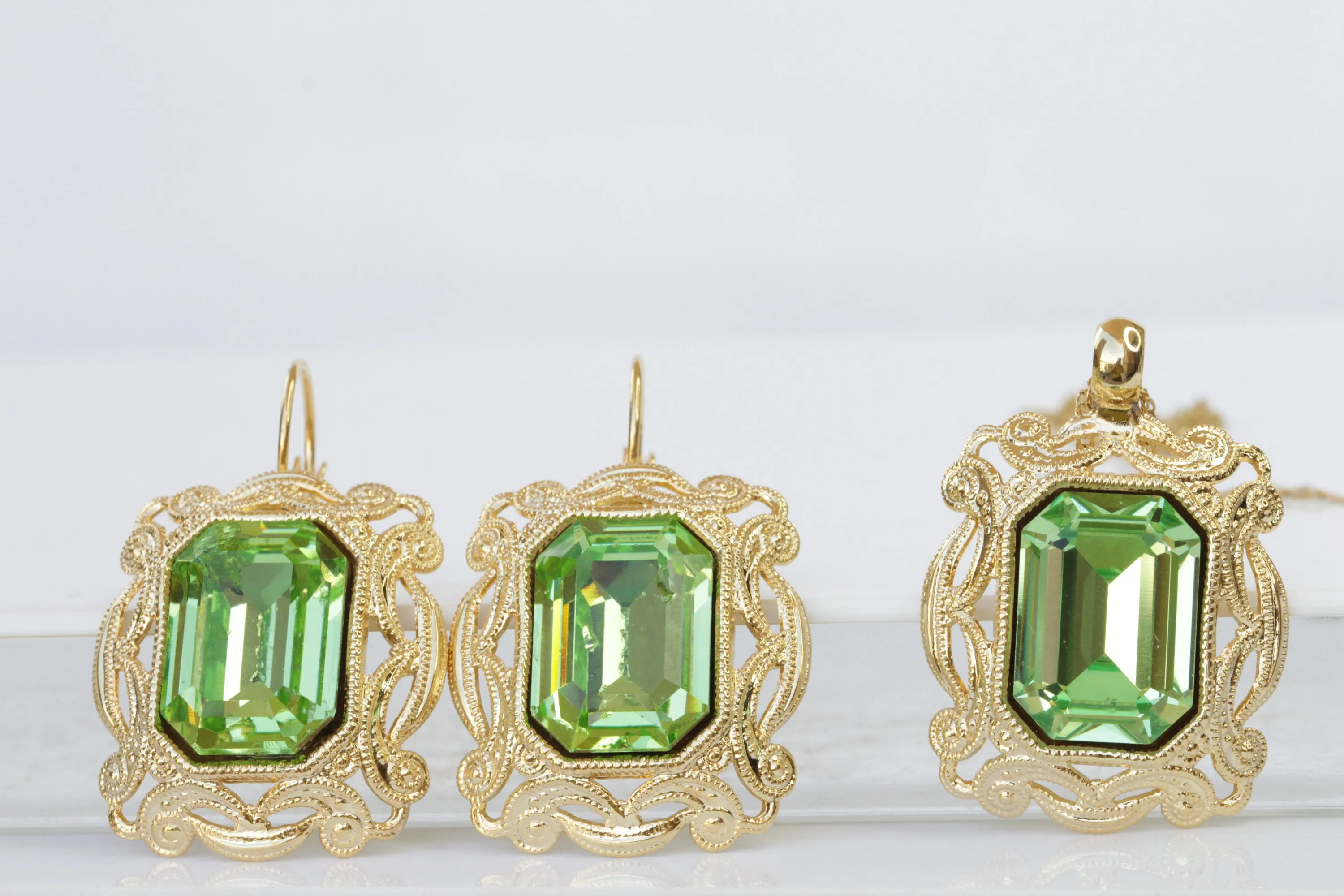 PERIDOT STATEMENT RING