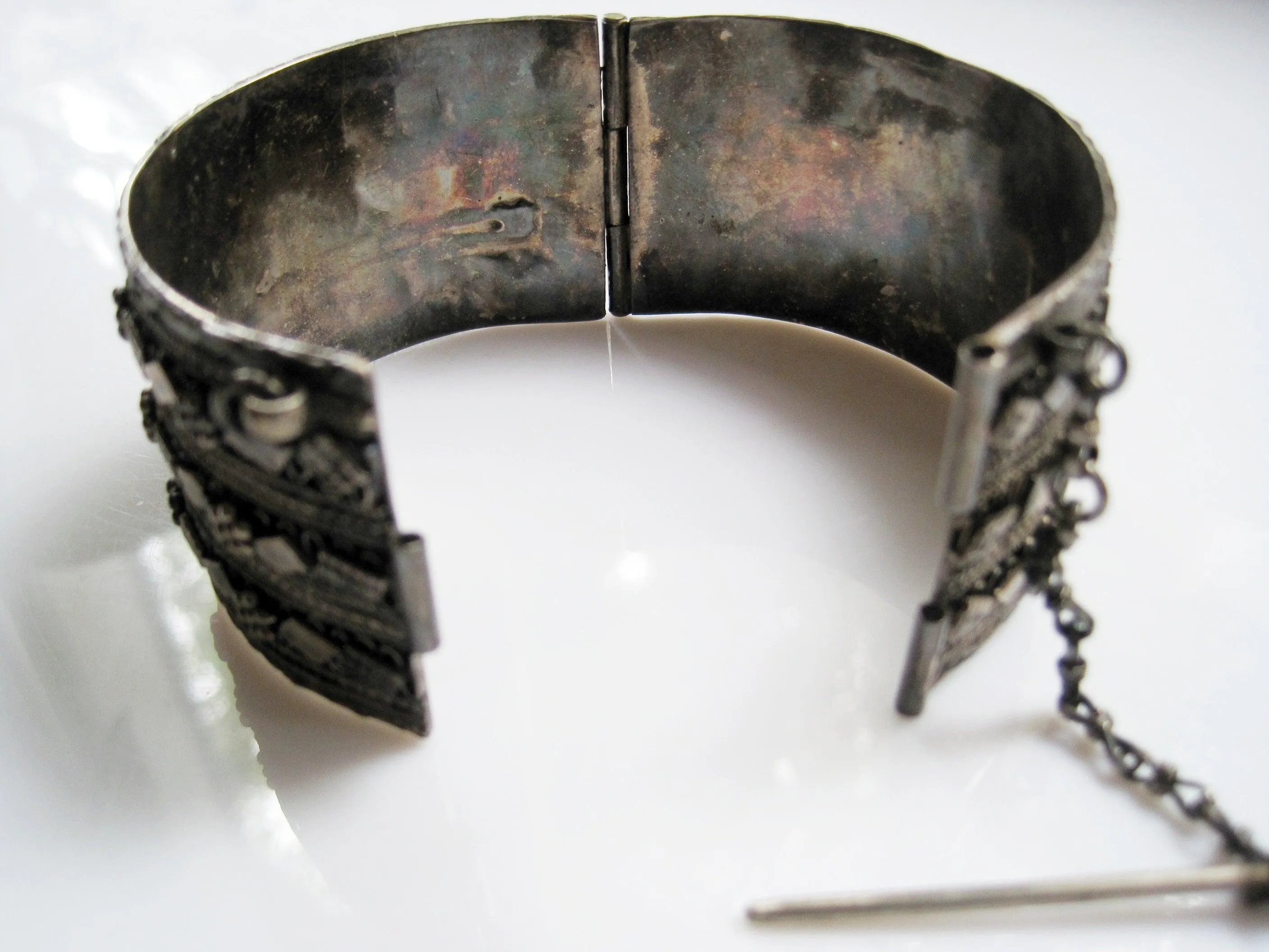 Silver Yemeni Hinged Bracelet