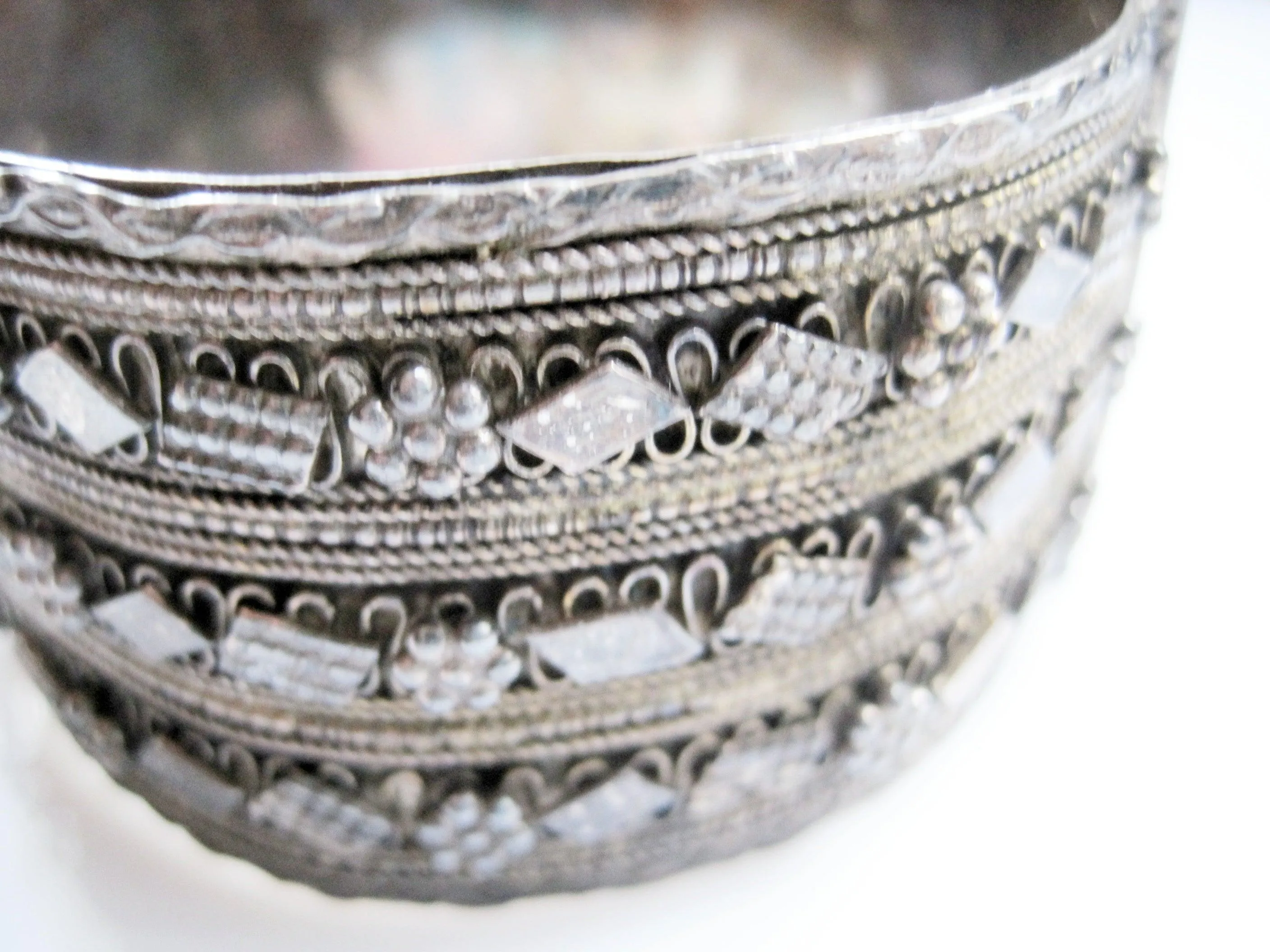 Silver Yemeni Hinged Bracelet