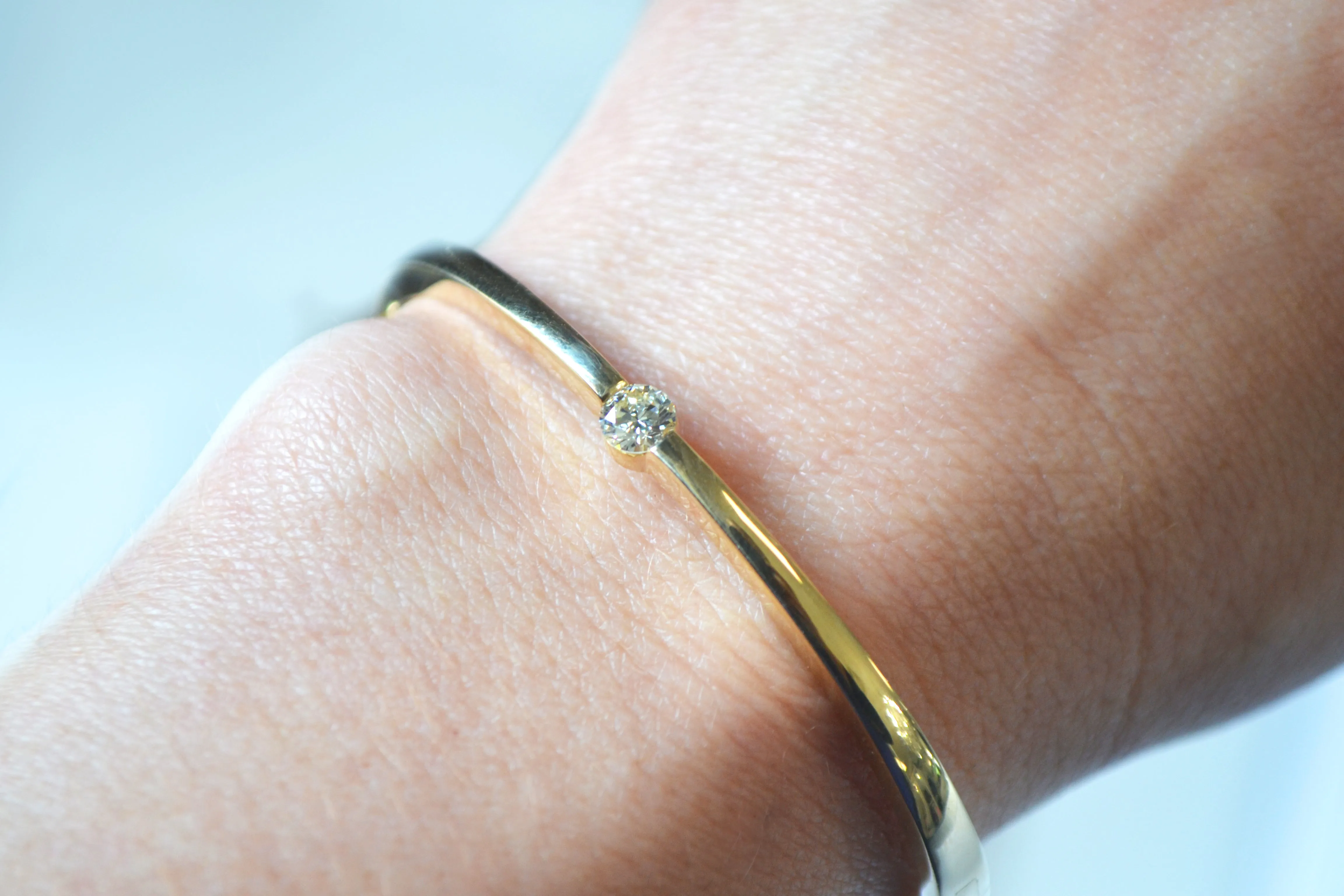 Single Diamond Bangle (Multiple Colors)