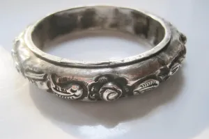 Vintage Miao Chinese Minority Silver Bracelet with Fish Motif