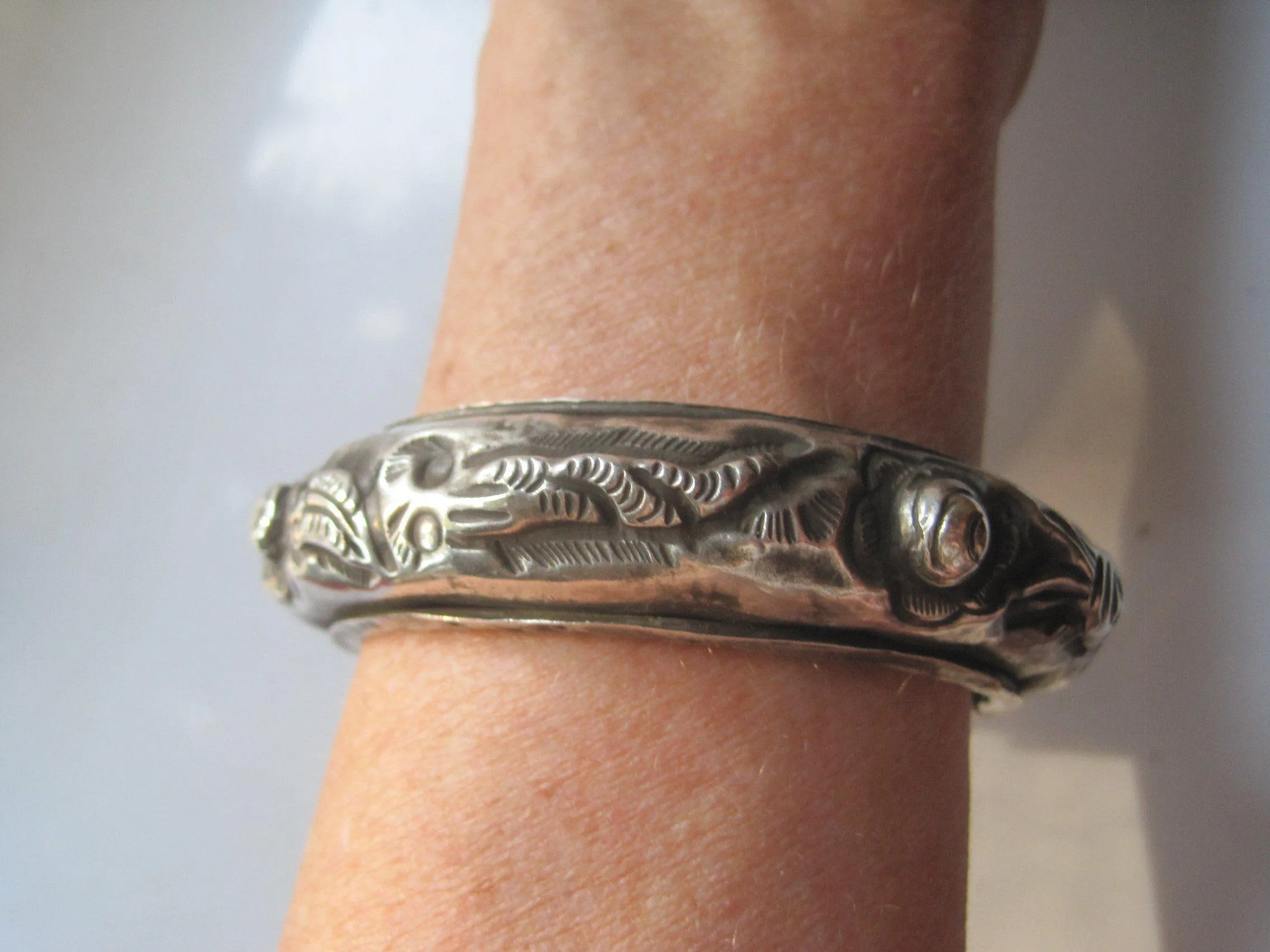 Vintage Miao Chinese Minority Silver Bracelet with Fish Motif